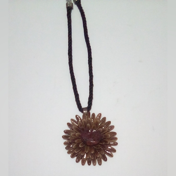 Hand Crafted Flower Necklace - Picture 7 of 10